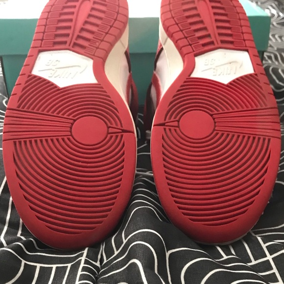 Nike Sb dunk high future court red dream team red 
Size 9.5 - Picture 10 of 14